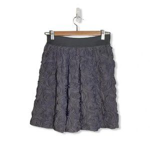 EUC - Promod rosette skirt - M